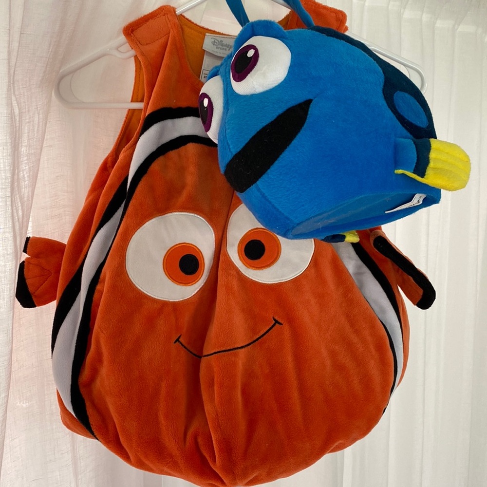 Disney Store Nemo Costume & Dory Treat Bag 2-4